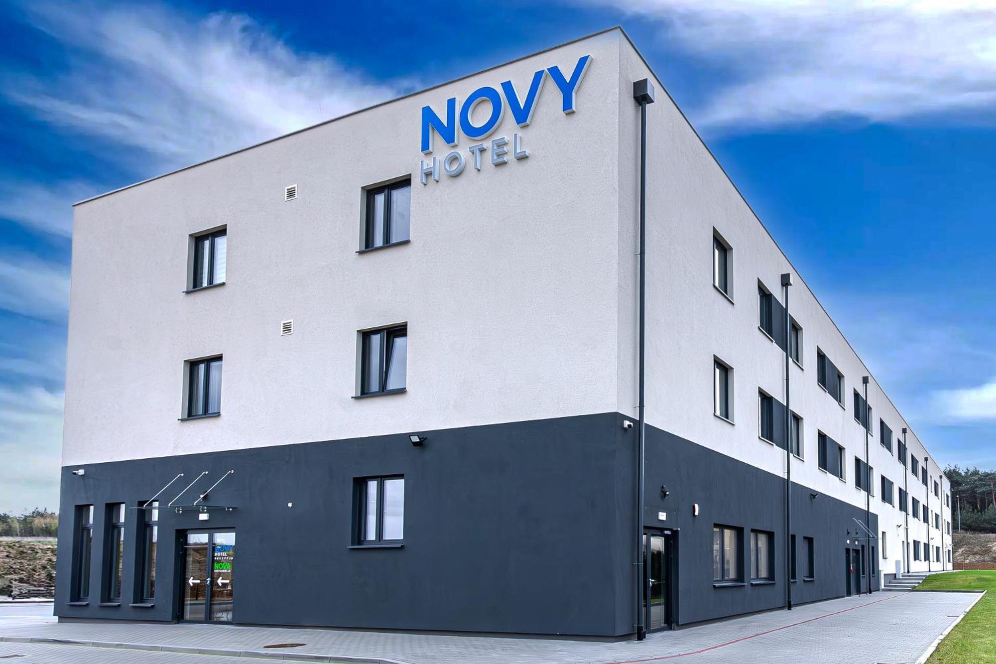 Novy Hotel Zielona Góra Extérieur photo