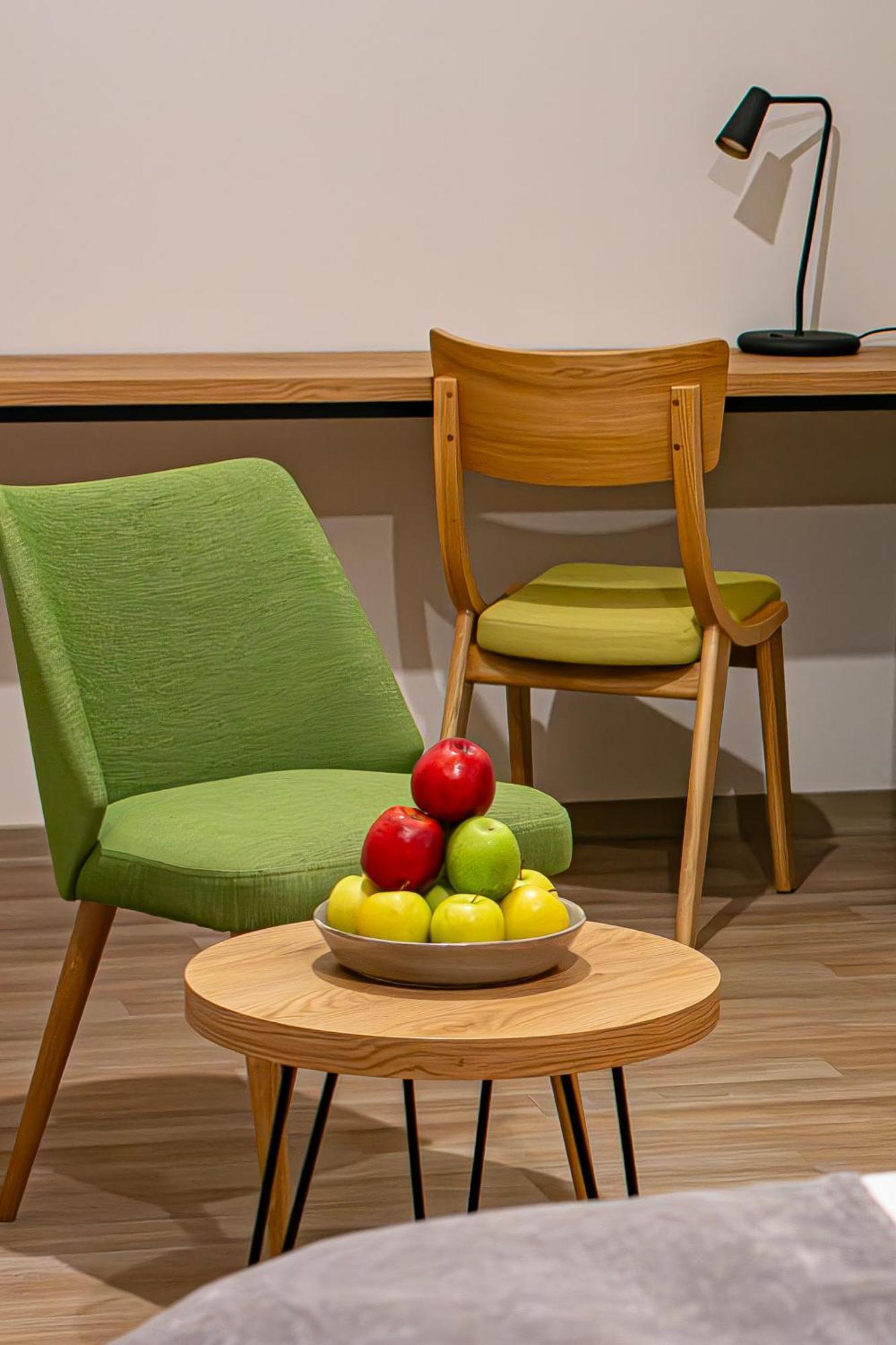 Novy Hotel Zielona Góra Extérieur photo
