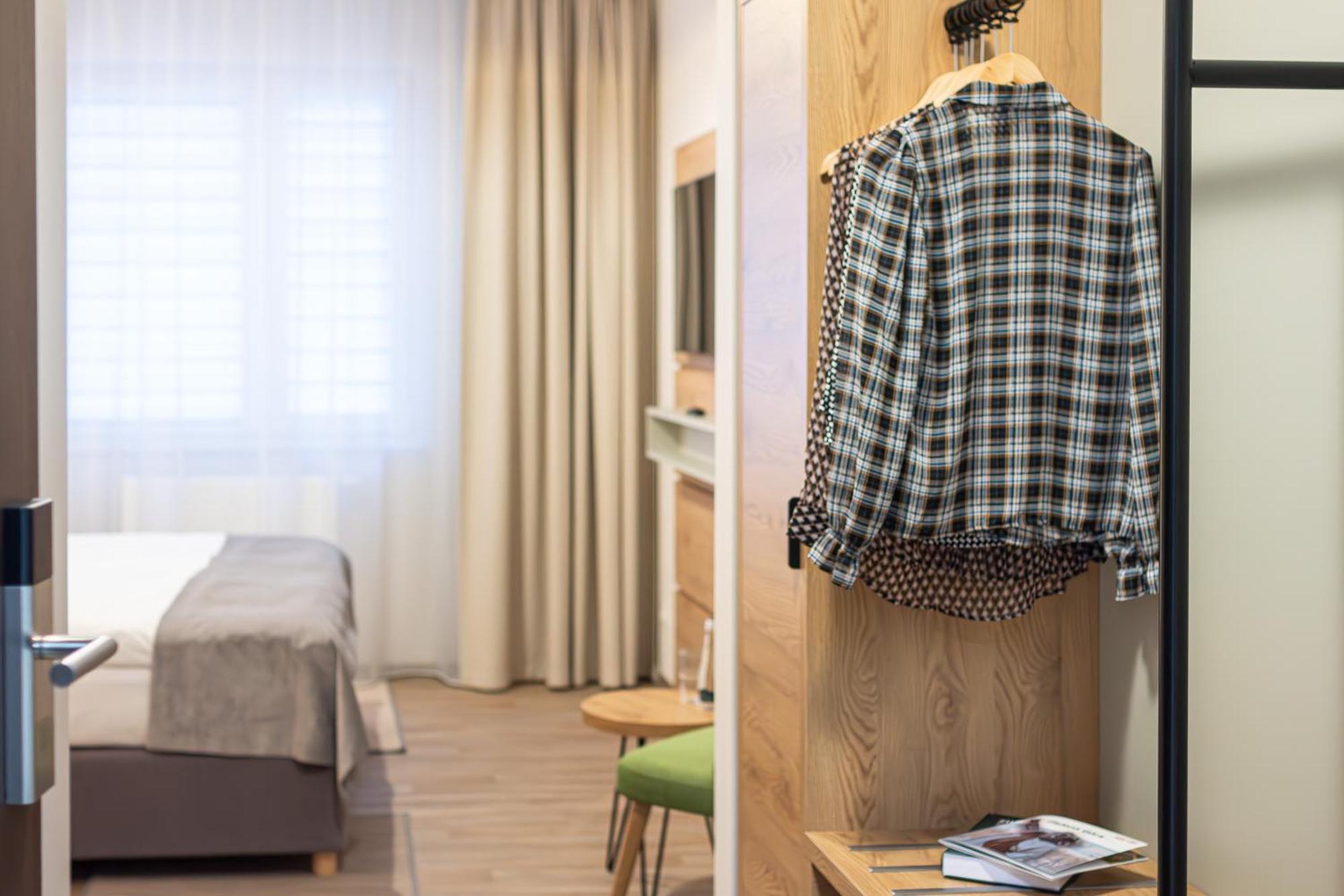 Novy Hotel Zielona Góra Extérieur photo