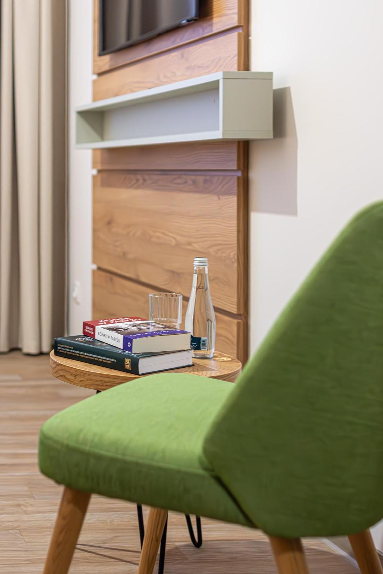 Novy Hotel Zielona Góra Extérieur photo